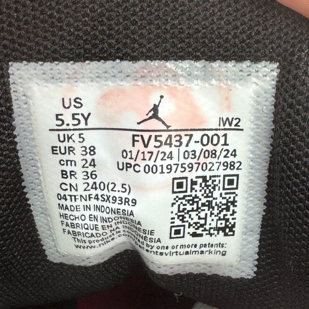 Womens 7 (5.5Y) Nike Air Jordan 3 Retro GS Sneakers 'Moto' FV5437-001 Hyper Jade - Picture 8 of 8